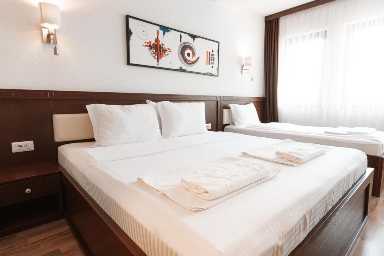 Hotel Centrum Призрен Екстериор снимка