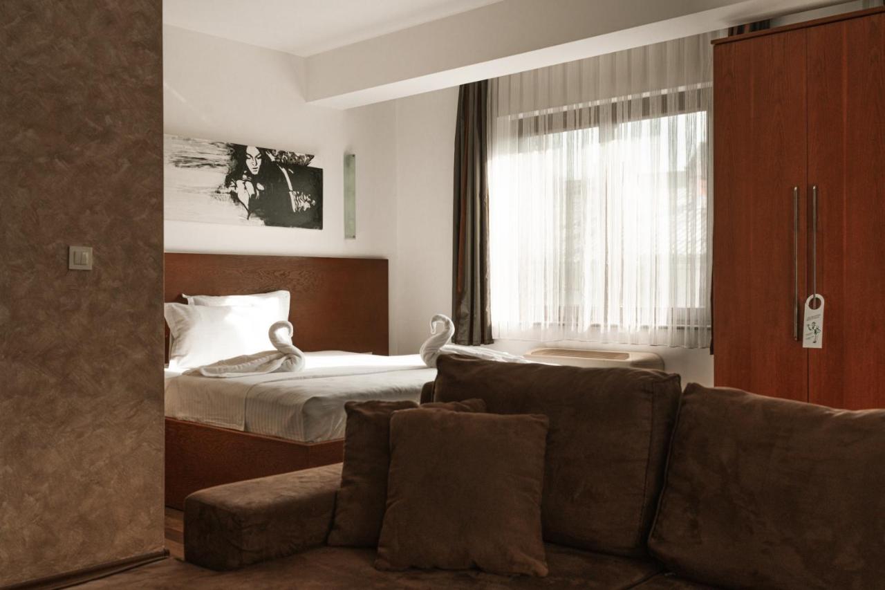 Hotel Centrum Призрен Екстериор снимка