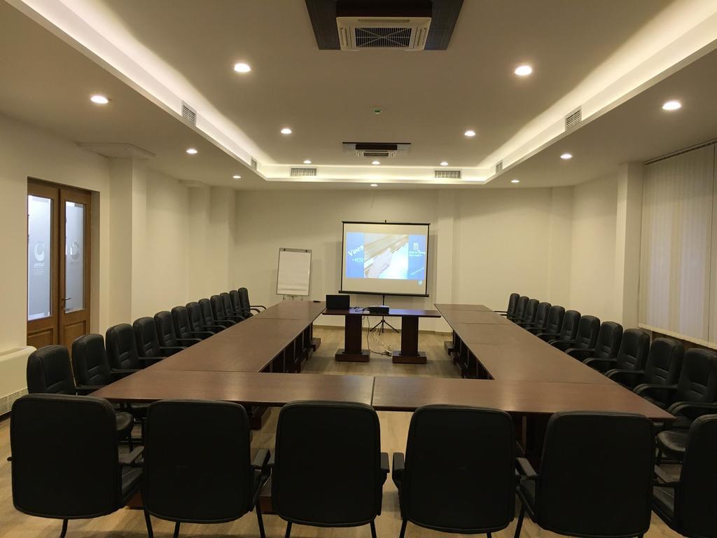 Hotel Centrum Призрен Екстериор снимка