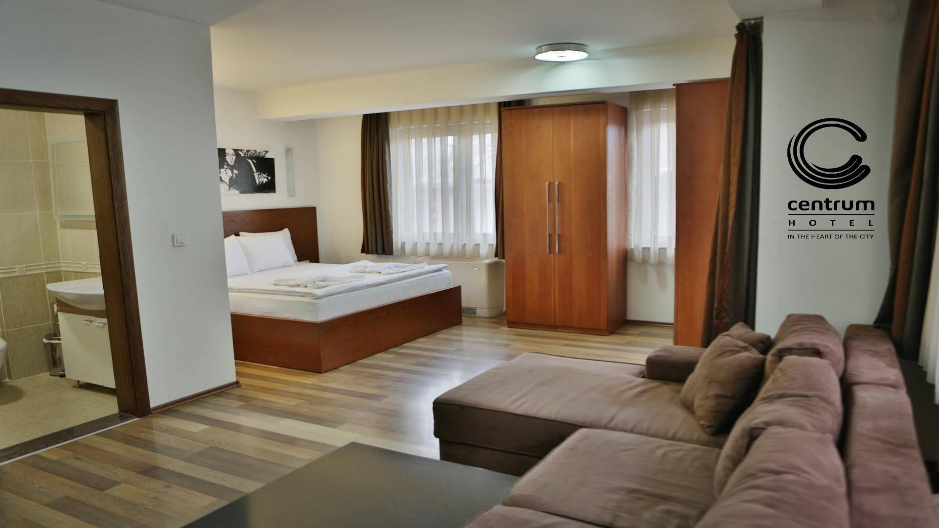 Hotel Centrum Призрен Екстериор снимка