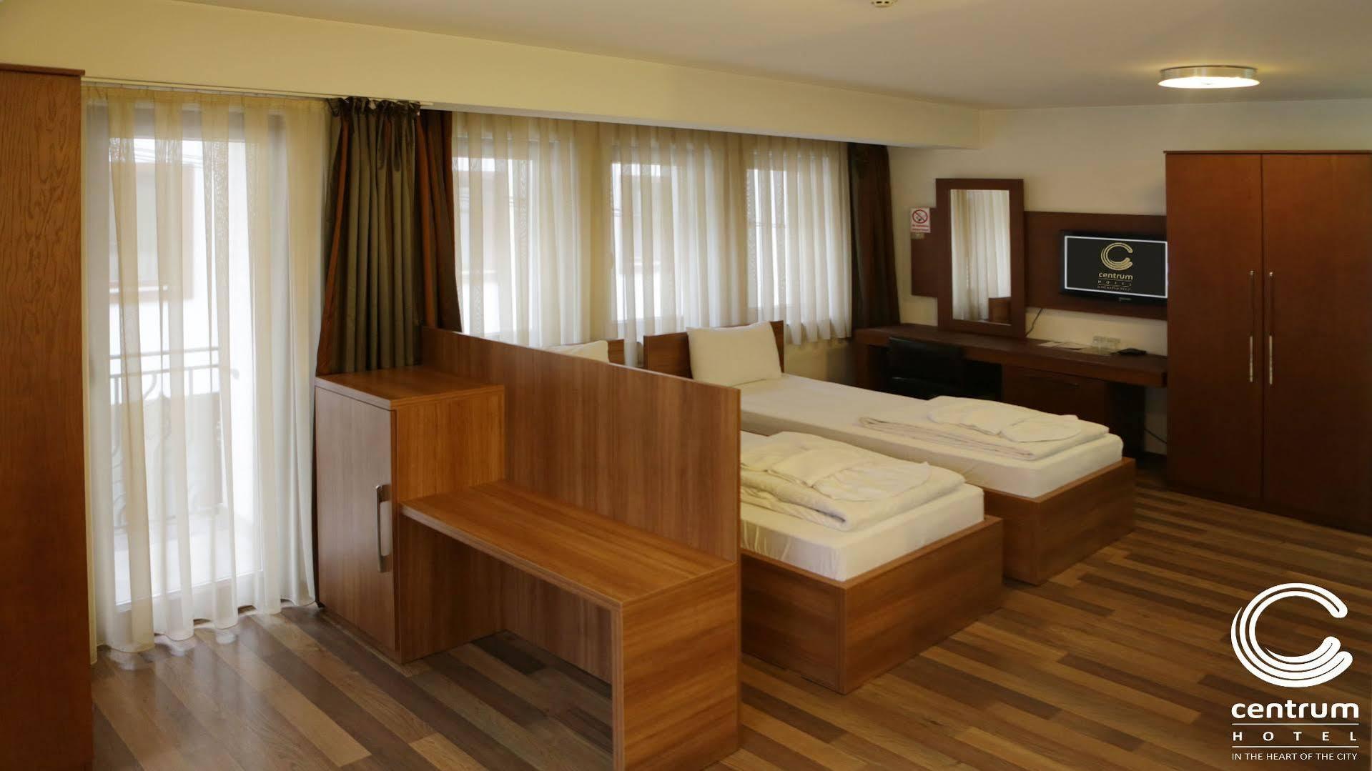 Hotel Centrum Призрен Екстериор снимка